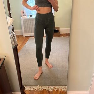 Lululemon invigorate crops w/ pockets